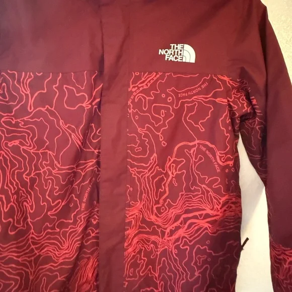 The North Face Burgundy Jacket with Contour Design 
Like new - Picture 2 of 9
